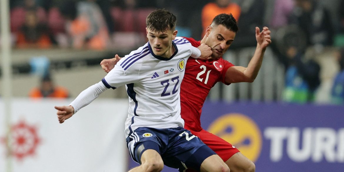 Leeds now leading race to sign Premier League defender ahead of Southampton